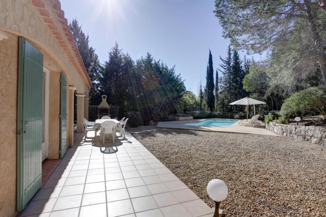 Villa 8 Pers, Climatisee, Piscine Chauffee, Un Havre De Paix Sous Les Pins Parasols Roquebrune-sur Argens Luaran gambar